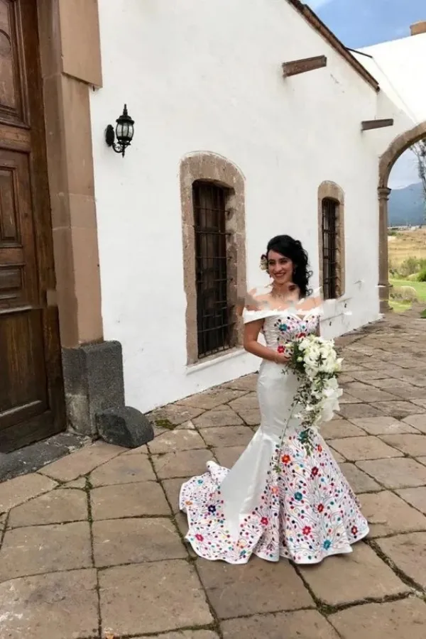 Off-Shoulder Vintage Mermaid Mermaid trumpet wedding dress with Mexican Embroidery - 2022 Collection Off-Shoulder Vintage Mermaid Mermaid trumpet wedding dress with Mexican Embroidery - 2022 Collection