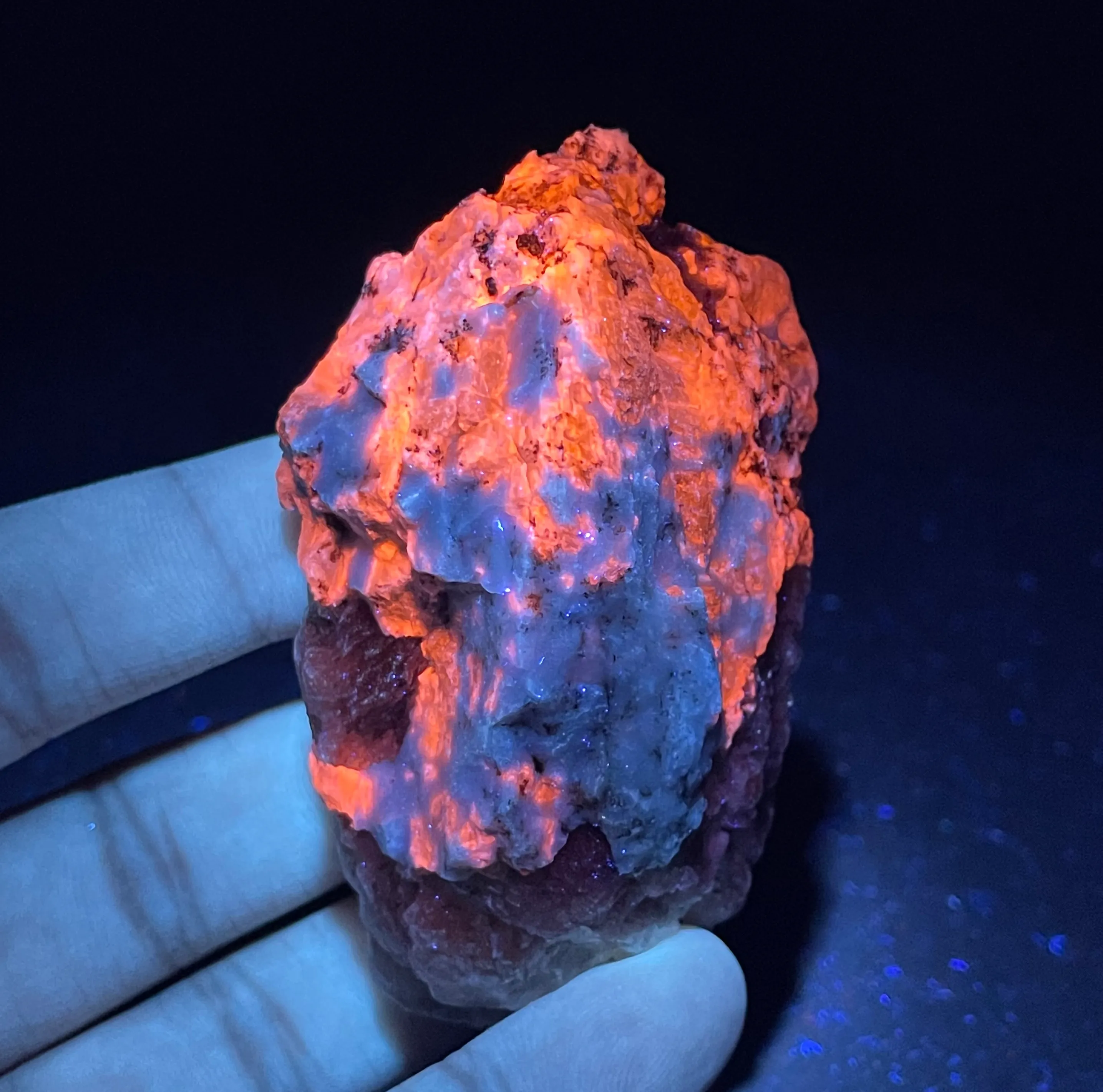【期間限定送料無料】 Orange Afghan Natural 100% BEST! Fluorescent Sodalite Blue 置物