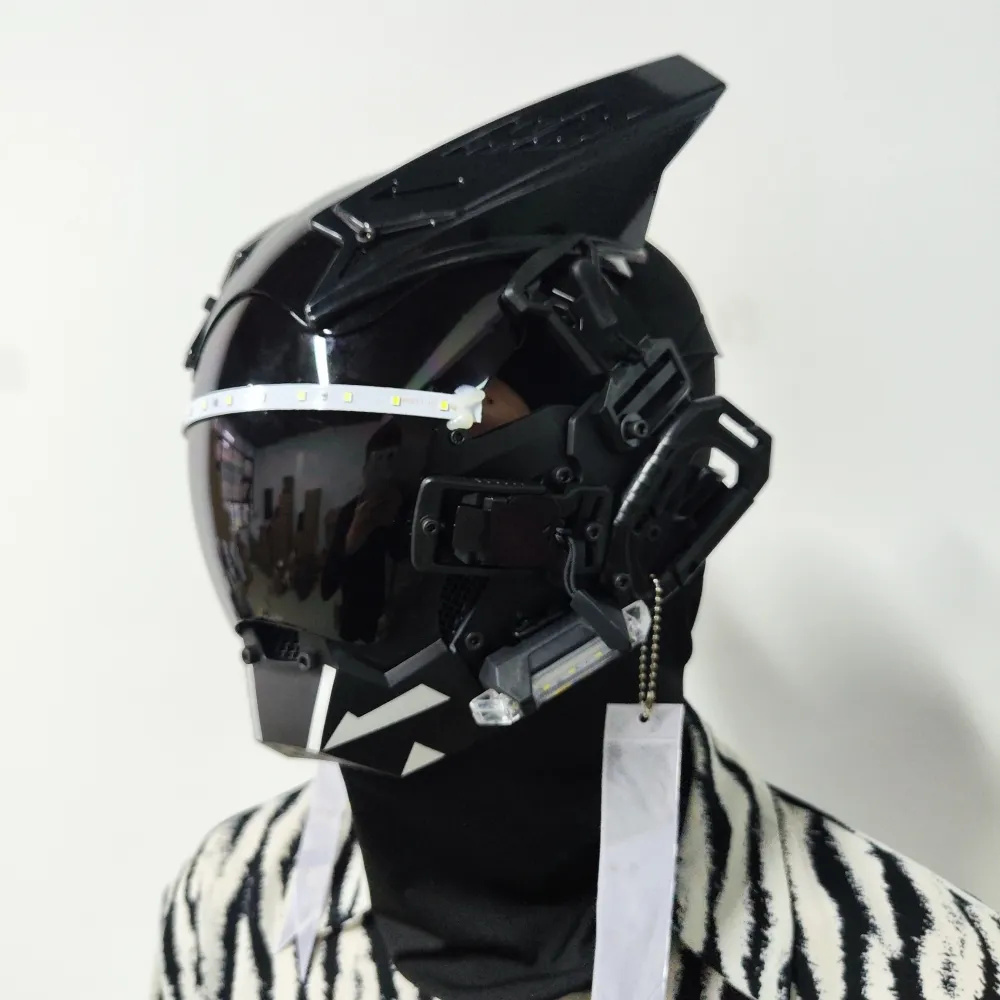 【値下げ交渉可】サイバーパンク　ヘルメット マスク　LED付　コスプレ Amazon.co.jp: [TUKRKRS] サイバーパンクマスクヘルメット