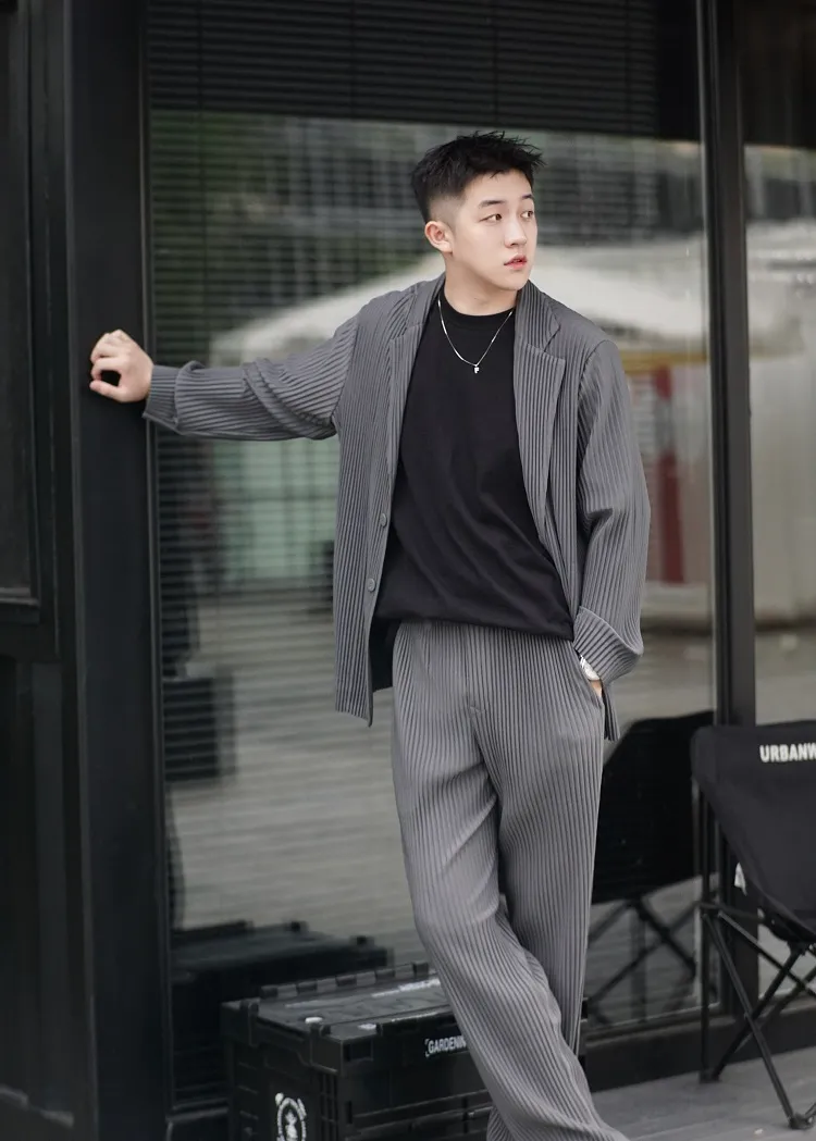 HOMME PLESSE黒 サイズ2 HOMME PLISSÉ ISSEY MIYAKE – Page 12 – ISSEY MIYAKE EU