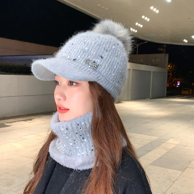 Womens Winter Hats With Brim, Mixed Color Knit Visor Beanie  display picture 3
