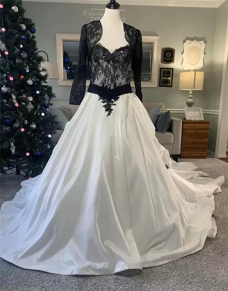 Vintage Gothic Black and White Wedding Dress with Lace Jacket, Appliques, and Chapel Train - A-Line Vestido de Novia with Long Sleeves
