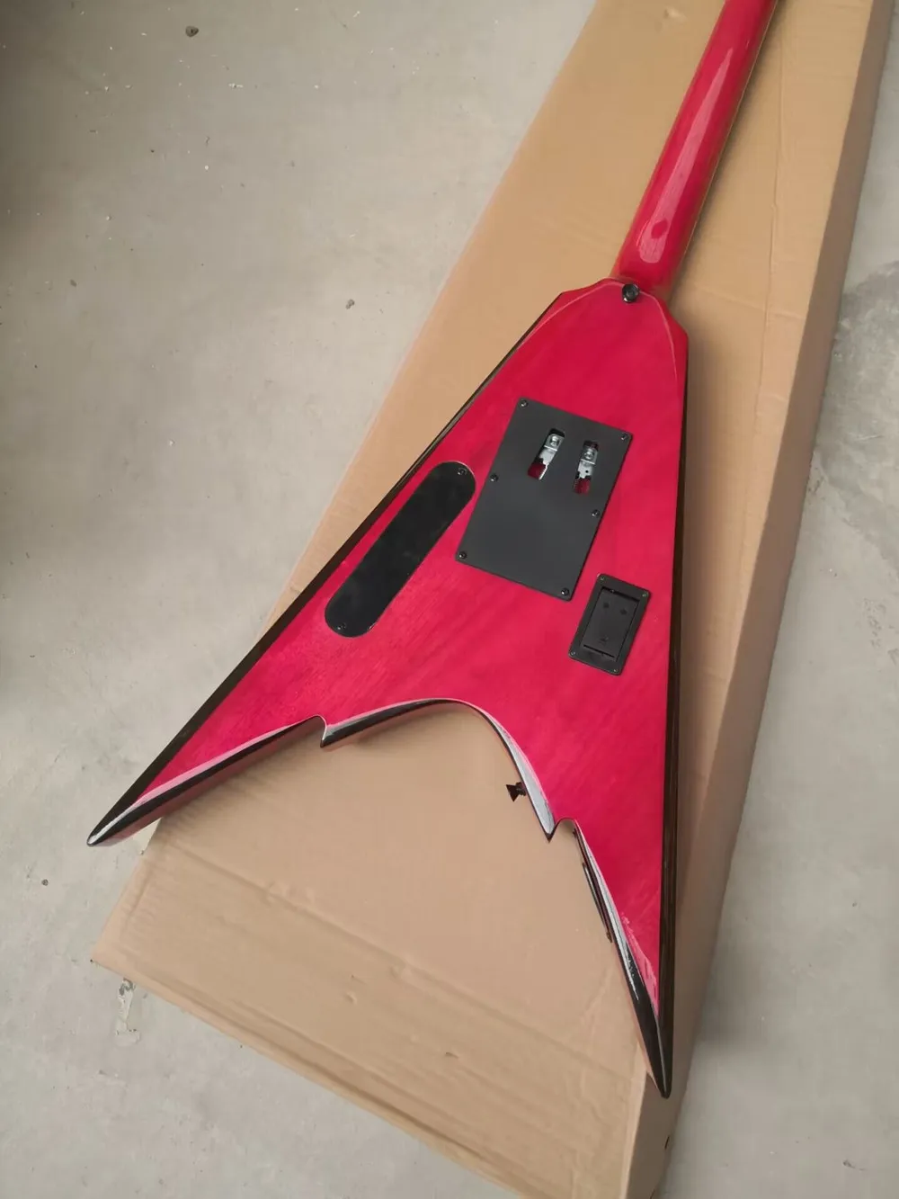 Guitarra Elétrica Rosa Com Escala De Jacarandá, De $1.583,35