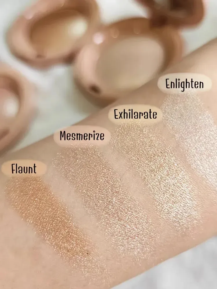 Enlighten 2.8g Rare Beauty Powder Highlighter With Positive Enlighten 2.8g Rare Beauty Powder Highlighter With Positive