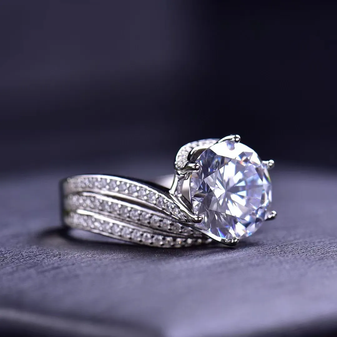Solitaire Classic Six-claw Diamond Wedding Ring In Platinum Silver_voghion.com