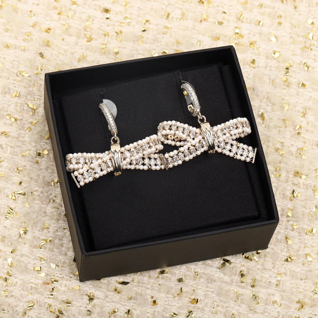 Fashion jewelry hotsell brand earrings