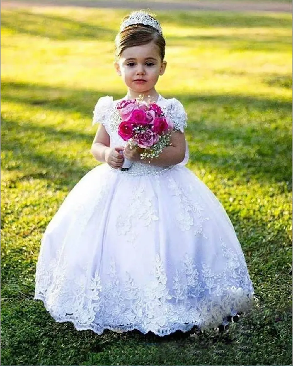 Country Flower Girl Dresses Ball Gown Jewel Cap Sleeve Floor Length Girls Pageant Dresses With Lace Applique Bow For Wedding Party