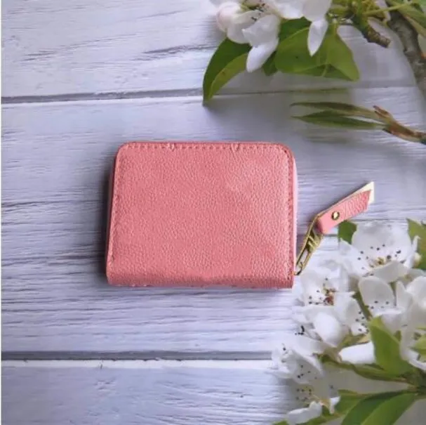 A lady's purse sale