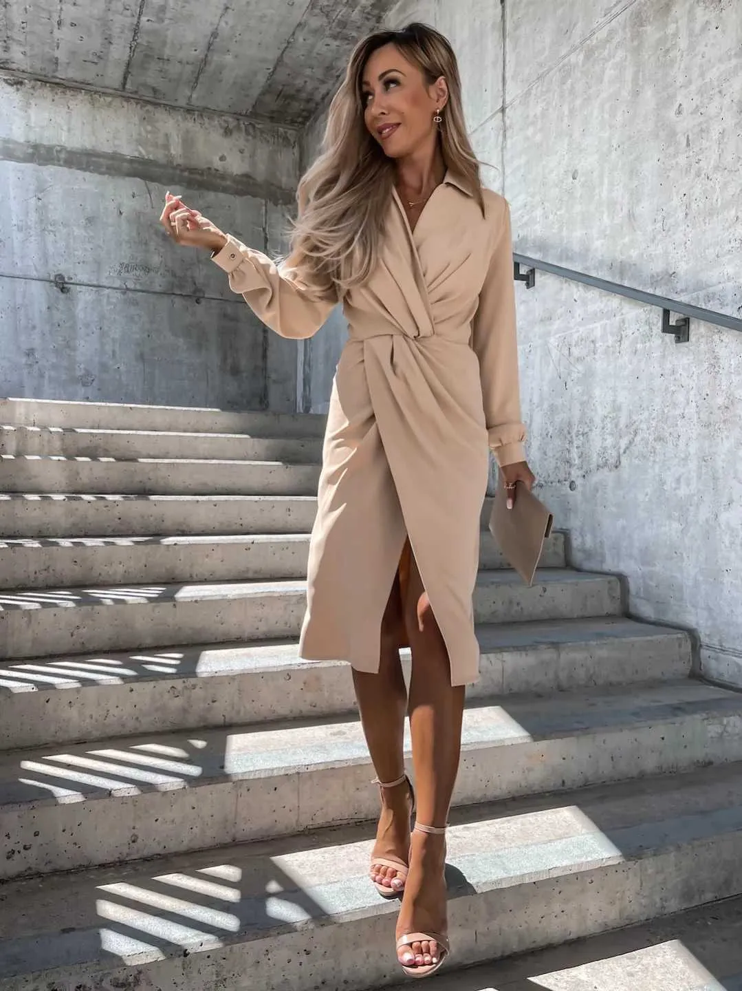 Robe serrée aux hanches new arrivals