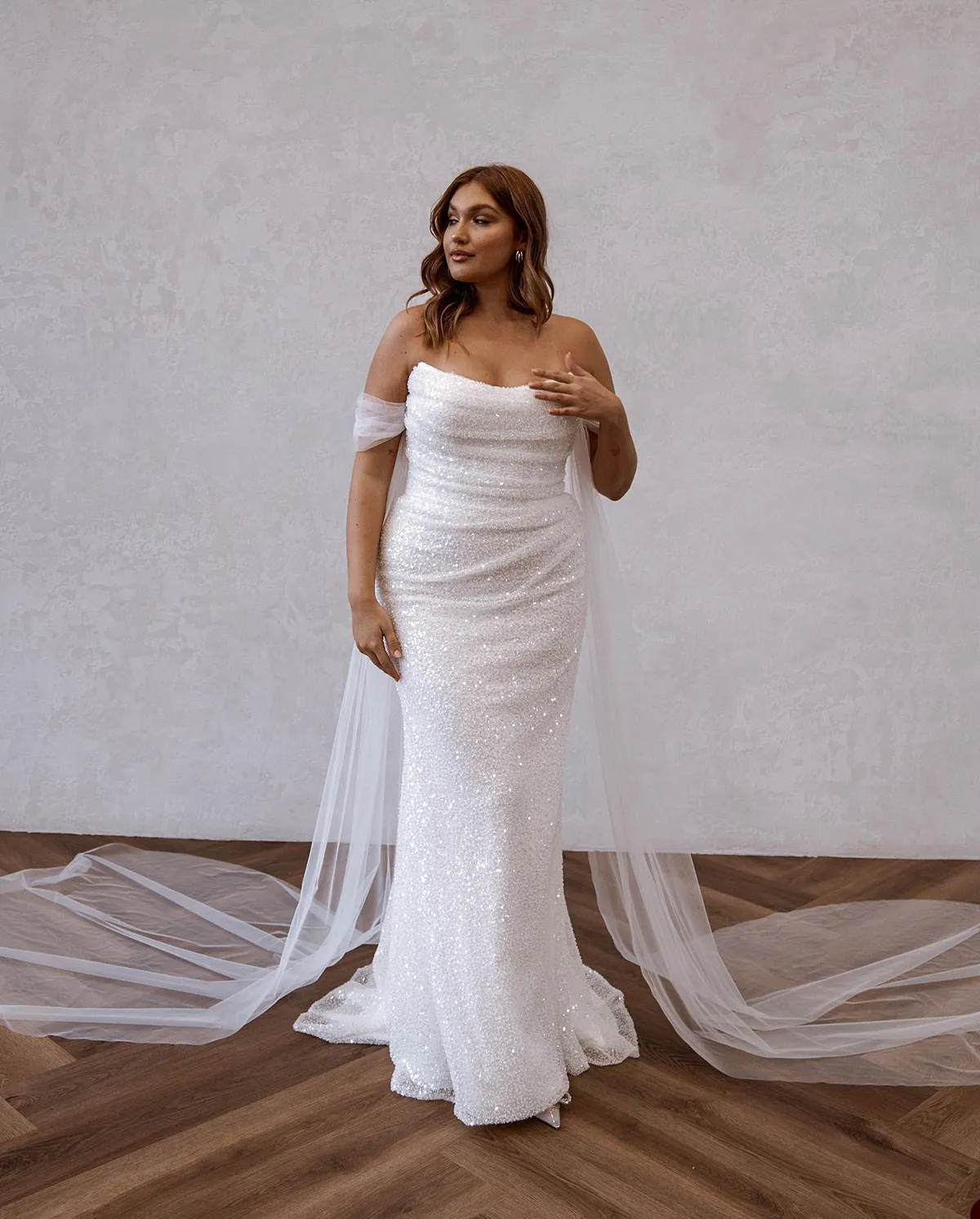 chinese dress ladies Modern Strapless Mermaid Puffy Appliques Bridal Bridal Gowns