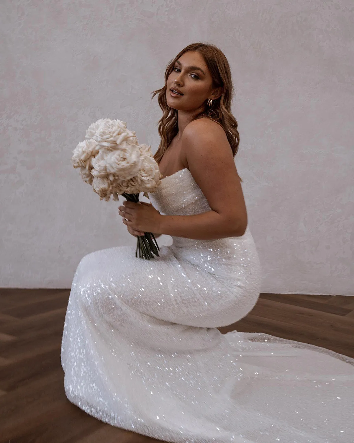 chinese dress ladies Strapless Draped Sleek Satin Elegant Mermaid Wedding Dress Tube Top  Sleeveless Bride Gowns with High Slit