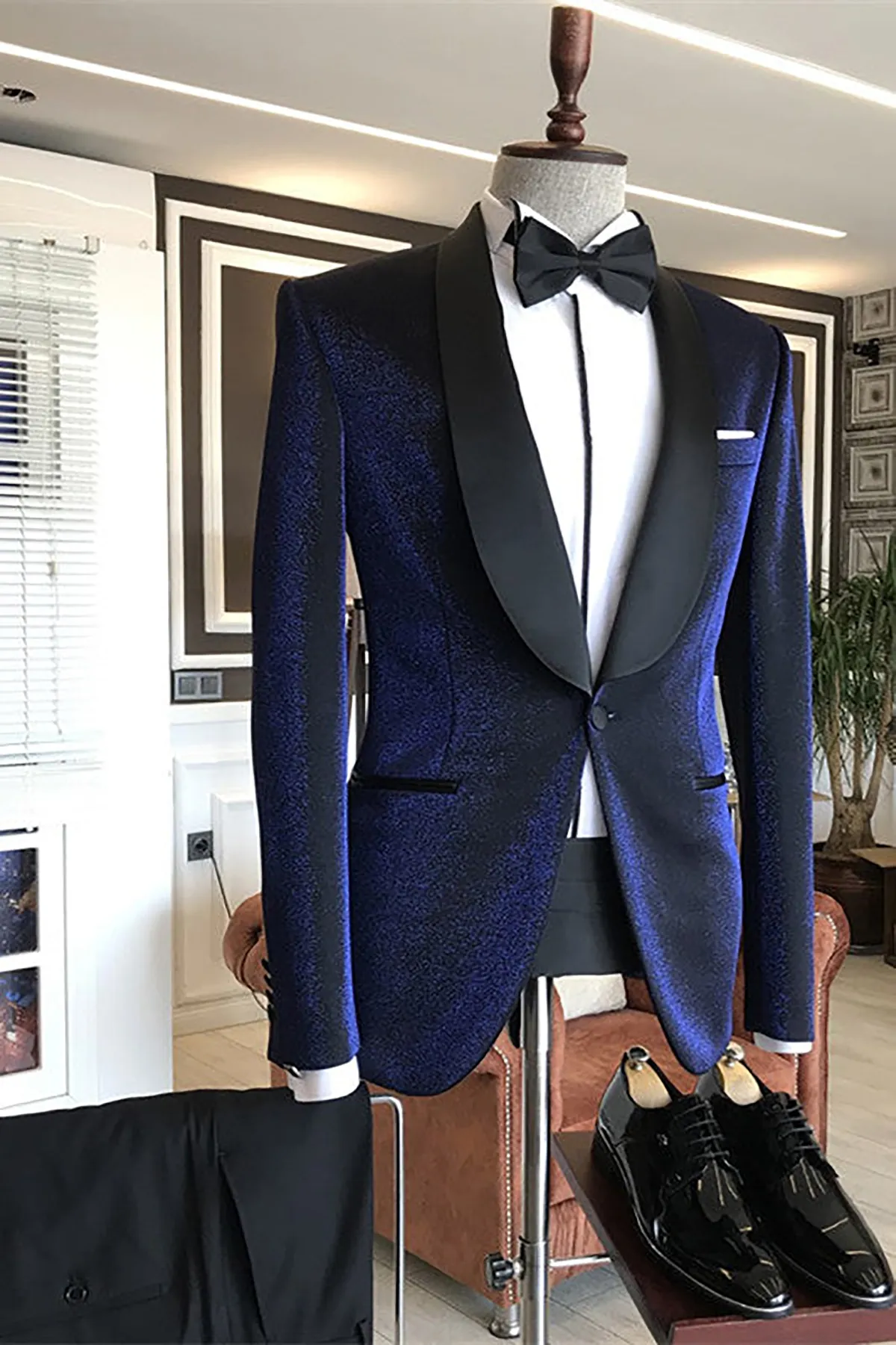 Wine Red 3-Piece Shawl Lapel Tuxedos for Weddings and Morning Suits