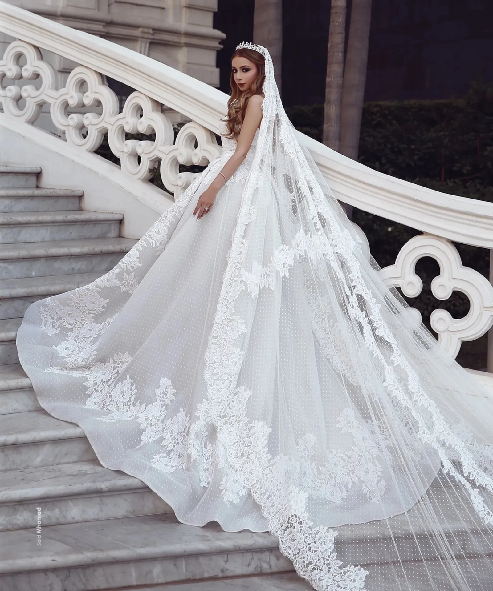 Strapless A Line Wedding Dress with Lace Appliques and Tulle Skirt for Elegant Modern Brides