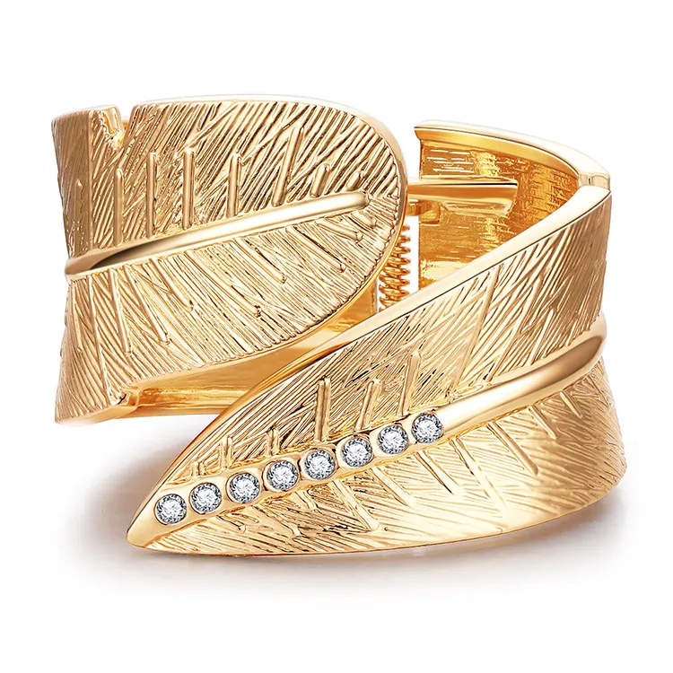 Gold bracelet on sale new design 2020