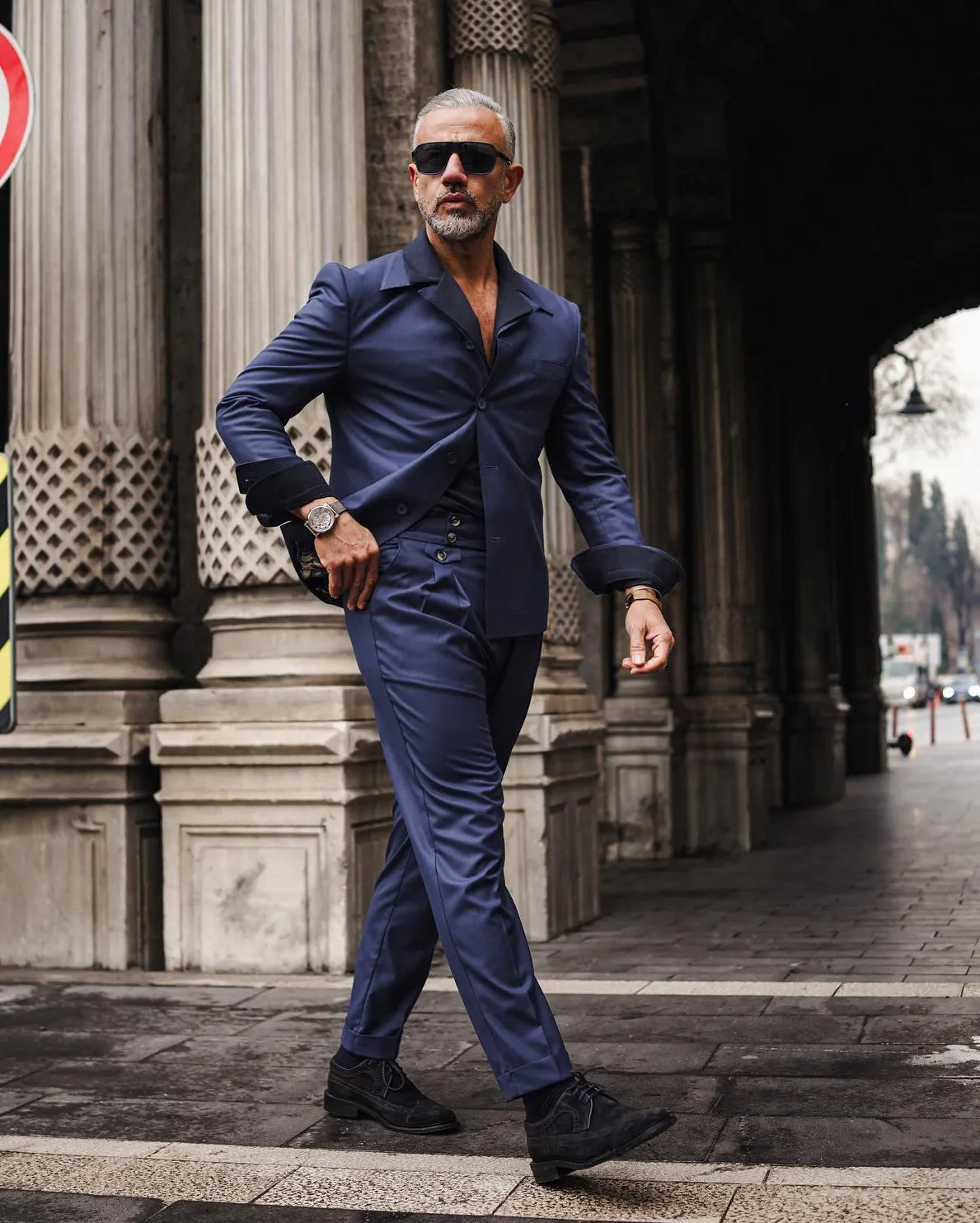 Luxury Tuxedos: Men's Slim Fit Suit Ideal Groom Wear, Business Office ...