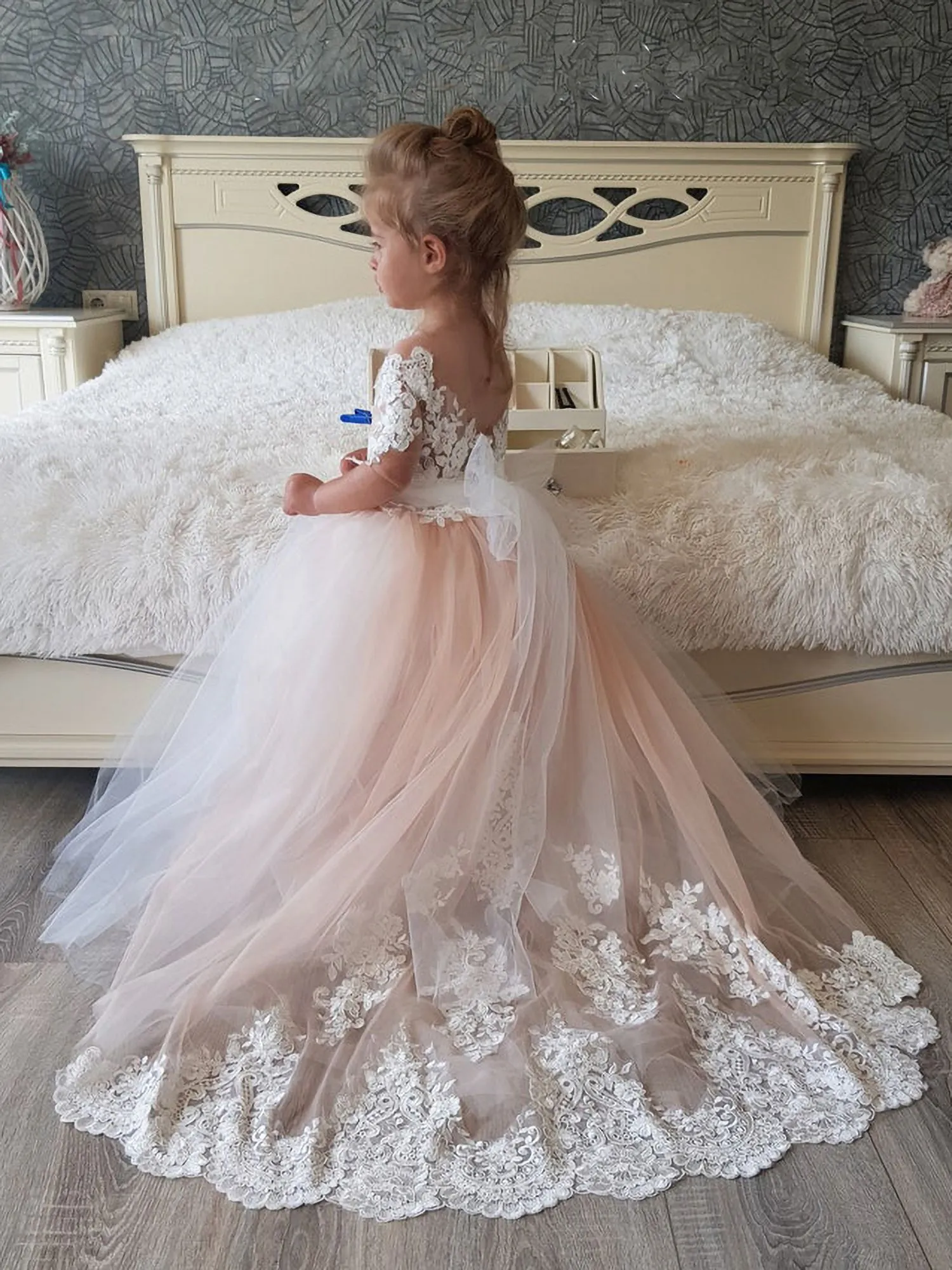 Girls' Blush Pink Ball Gown Dress with White Lace Appliques, Long Sleeves,  Sweetheart Neckline, Floor-Length Sweep Train from Dhgate Flower Girls'  Dresses - price 140.02