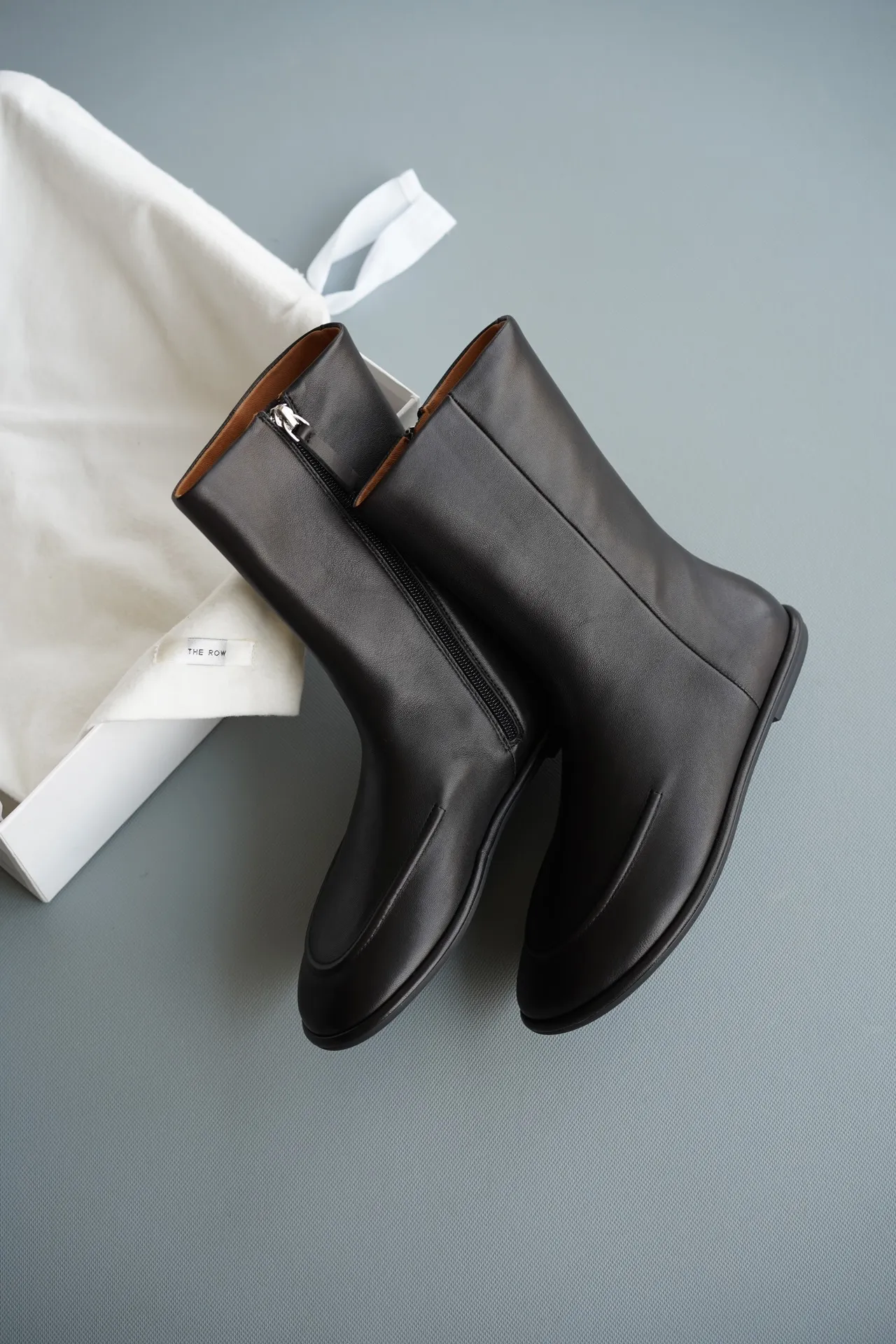 レディースシューズThe Row Canal Leather Ankle Boots Original Real