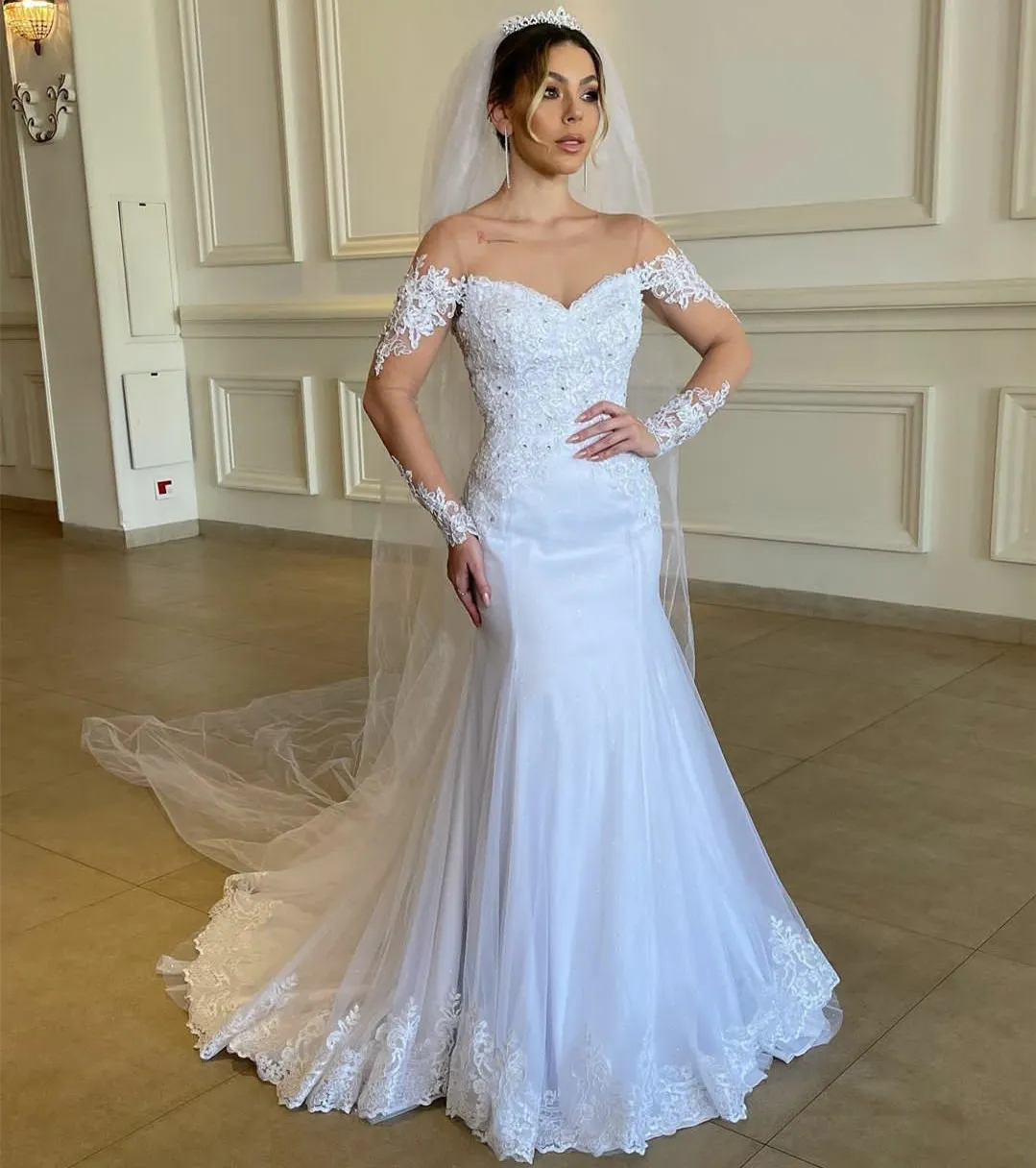 White Satin Lace O-Neck Button Back Sweep Train Long Sleeve Wedding Dress White Satin Lace O-Neck Button Back Sweep Train Long Sleeve Wedding Dress