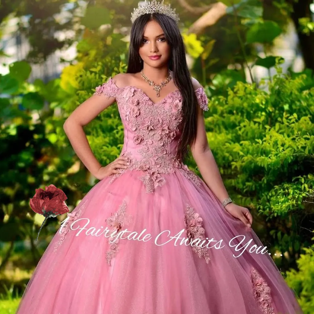 2024 Light Pink Quinceanera Vestidos com 3D Floral Applique Tule Fora do Ombro Frisado Pregas Doce 15 16 Aniversario Vestido de Baile Custom Made