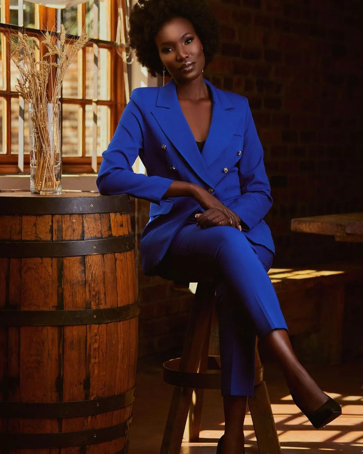 Royal Blue 2-Piece Women's Pantsuit: Double-Breasted Slim Prom Formal Wear  Blazer and Pants