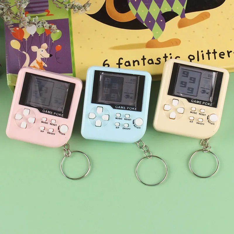 ミニコンソールレトロゲームキーチェーン：26ゲーム内蔵のポータブル