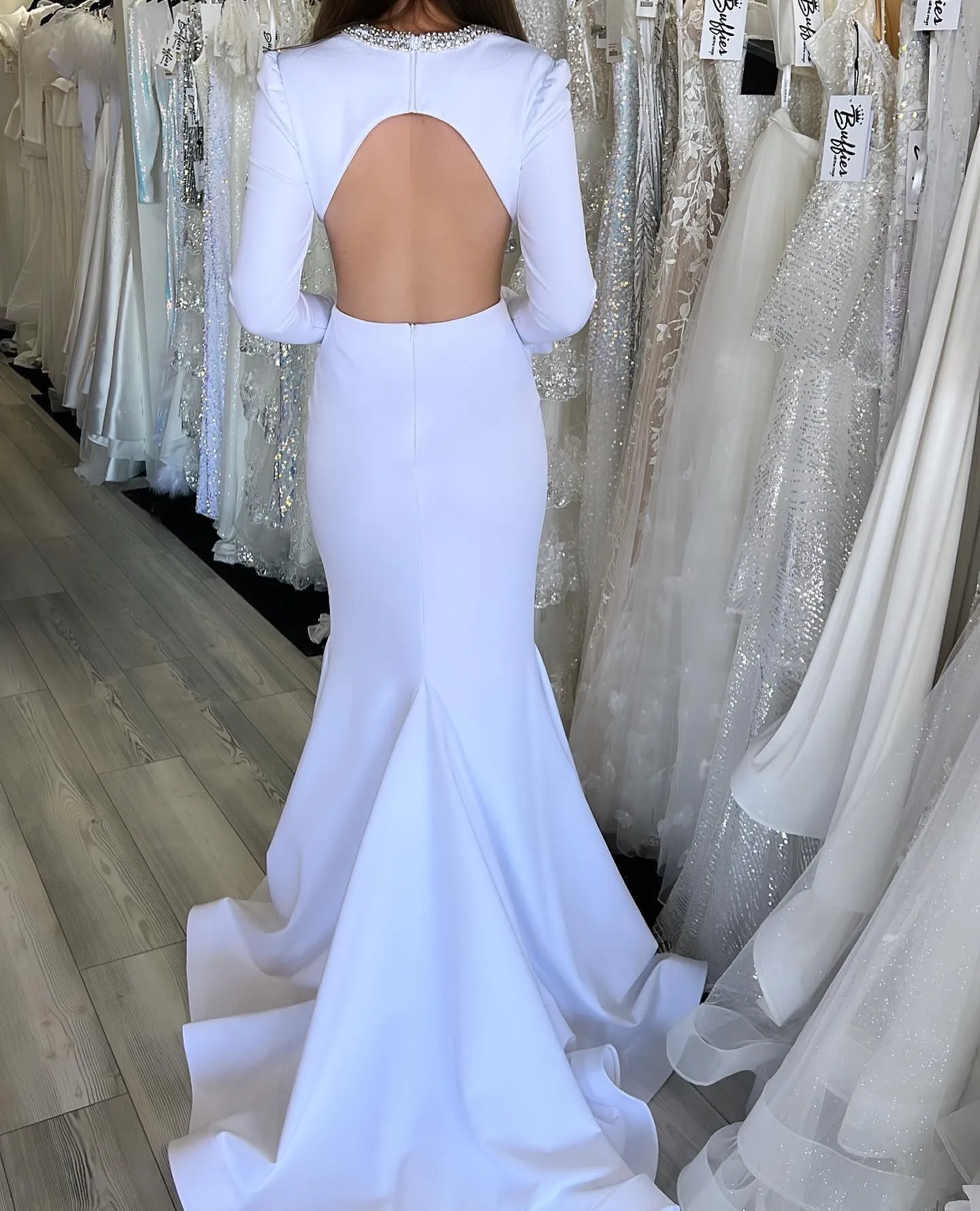 Red Capet Runway Black Tie Long Sleeve Evening Dresses With Plunging V Neck Long Sleeves High Slit Open Back And Cut Out Design For Formal Parties Proms Weddings Galas Or Special Occasions