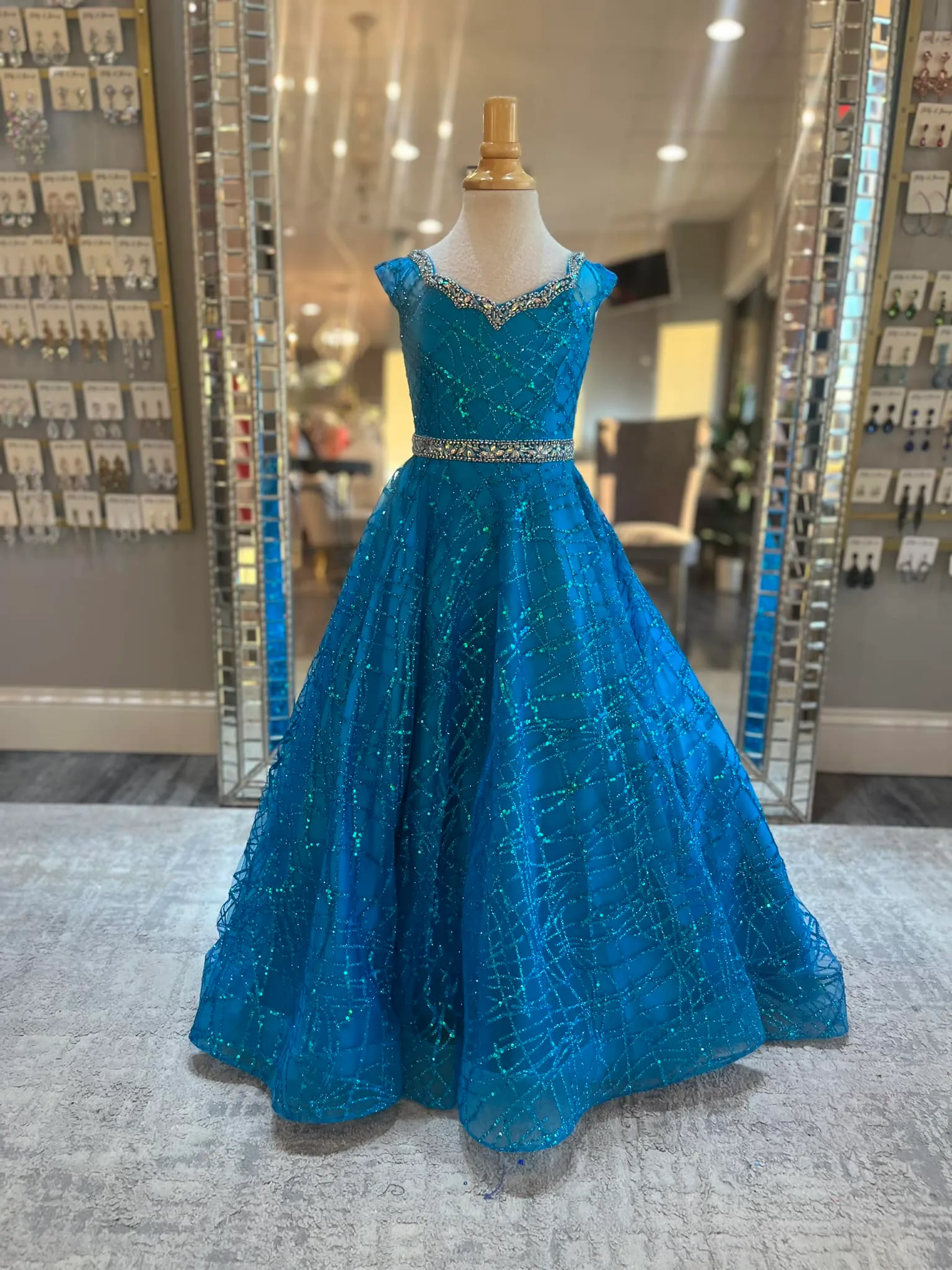 Sequins Little Girl Pageant Dress 2023 A-Line V-Neck Little Kids Birthday Formal Party Gown Toddler Teens Preteens Young Miss Tiny Bright Yellow Teal Beading Sash