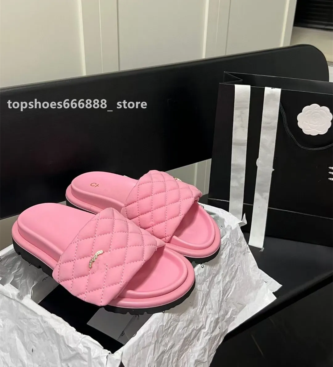 2023 Hommes Femmes Pantoufles Dete Sandales De Concepteur De Luxe Sandales Fashion Coupchable Coupages De Diapositives Brands Tongs Tongs Chaussures Decontractees Channel Casual Sapatos Du 30 19 DHgat...