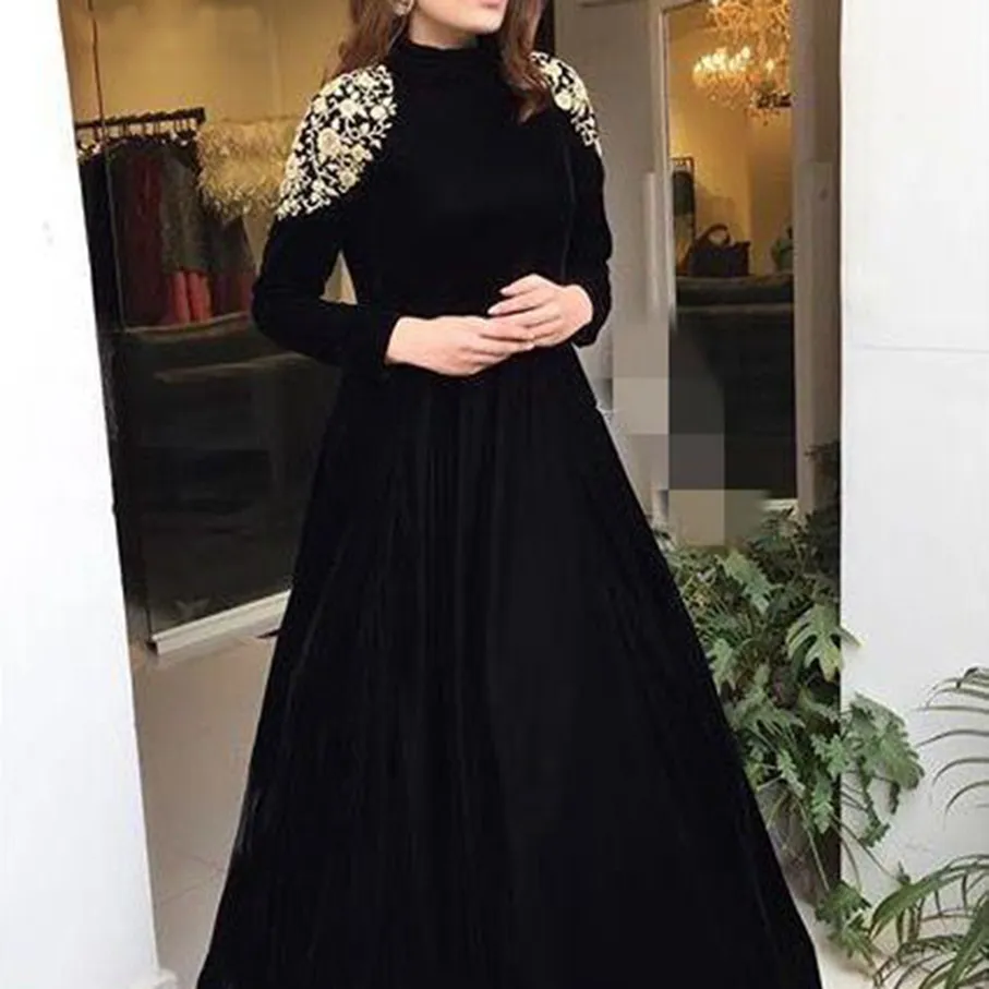 2023 Elegant Black Lace Applique A Line Islamic Evening Dresses