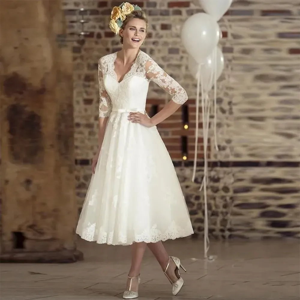Vintage Lace Beach Short Bridal Dresses With Three Quarter Sleeves