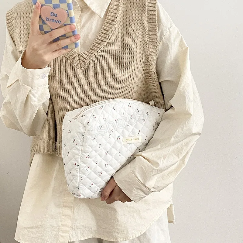 Big size clutches deals