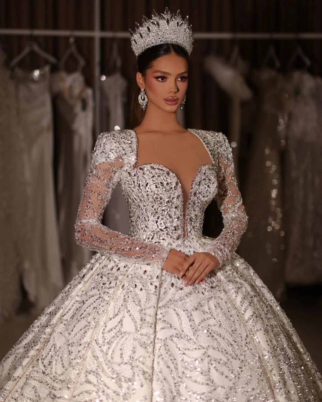 Luxury Ball Gown Wedding Dresses Long Sleeves V Neck Sequins Applique 3D Lace Ruffles Bridal Gowns Pearls Diamonds Formal Dress Plus Size Custom Made