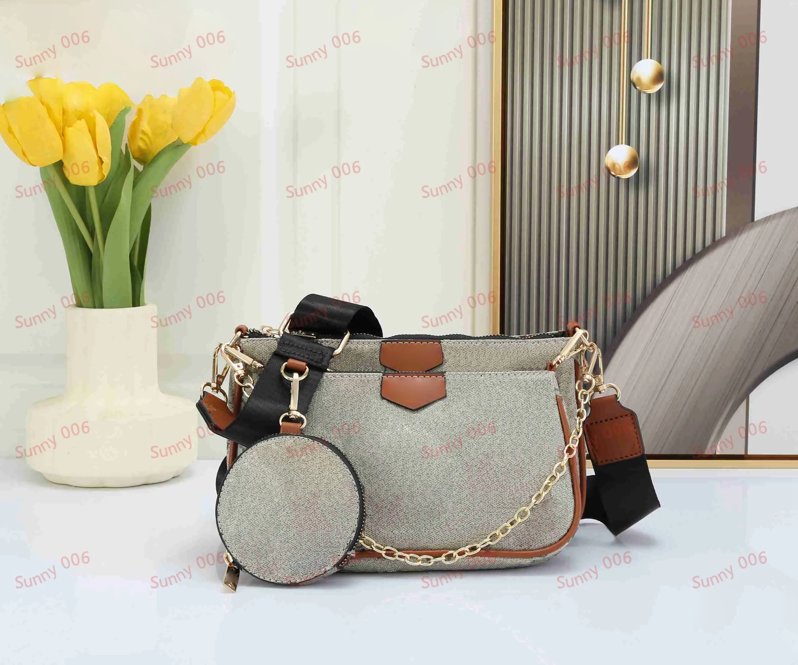 Light Glue Black Brown 3 Piece Cross Body Bag Chain Carrying Bags Designer Small Circular Wallet Key Pouch Luxury New Coin Purse Pendant