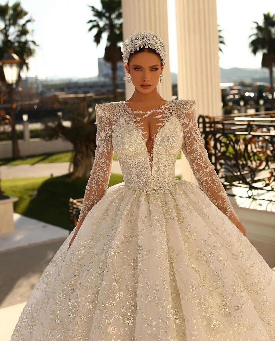 Royal Ball Gown Wedding Dresses Long Sleeves V Neck Sequins Applique Ruffles Bridal Gowns Beads Lace up Diamonds Formal Dress Plus Size Custom Made