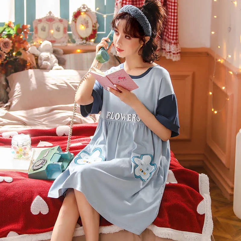Robe de dormir pour femme sale