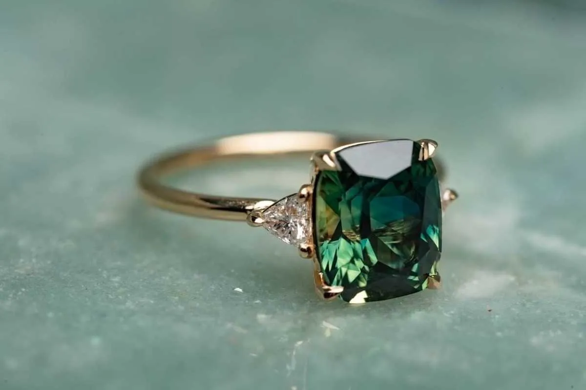Green timeless elegance ring store