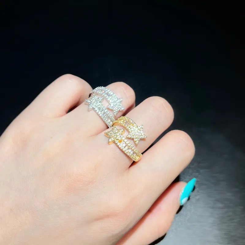 Hermoso Anillo Moderno De Compromiso ~ Anillos De Compromiso