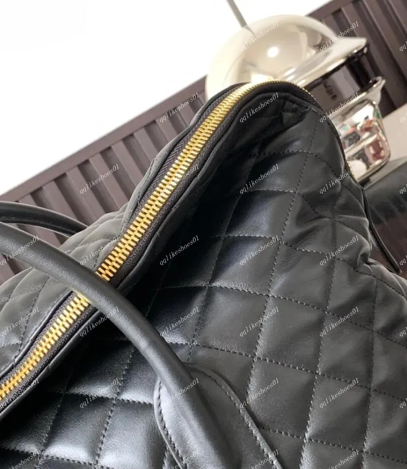 Es Giant Travel Maxi Bag In Quilted Leather Designer Bag Women Tote Bags Attaches Crossbody Shopping Beach Famous Large Totes Shoulders Purse Handbags From 57 98 DHgate