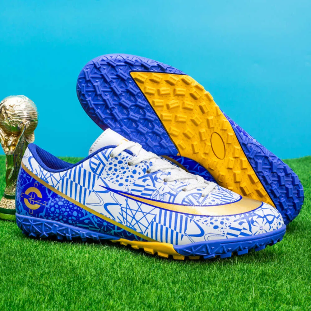 Lightweight football shop boots