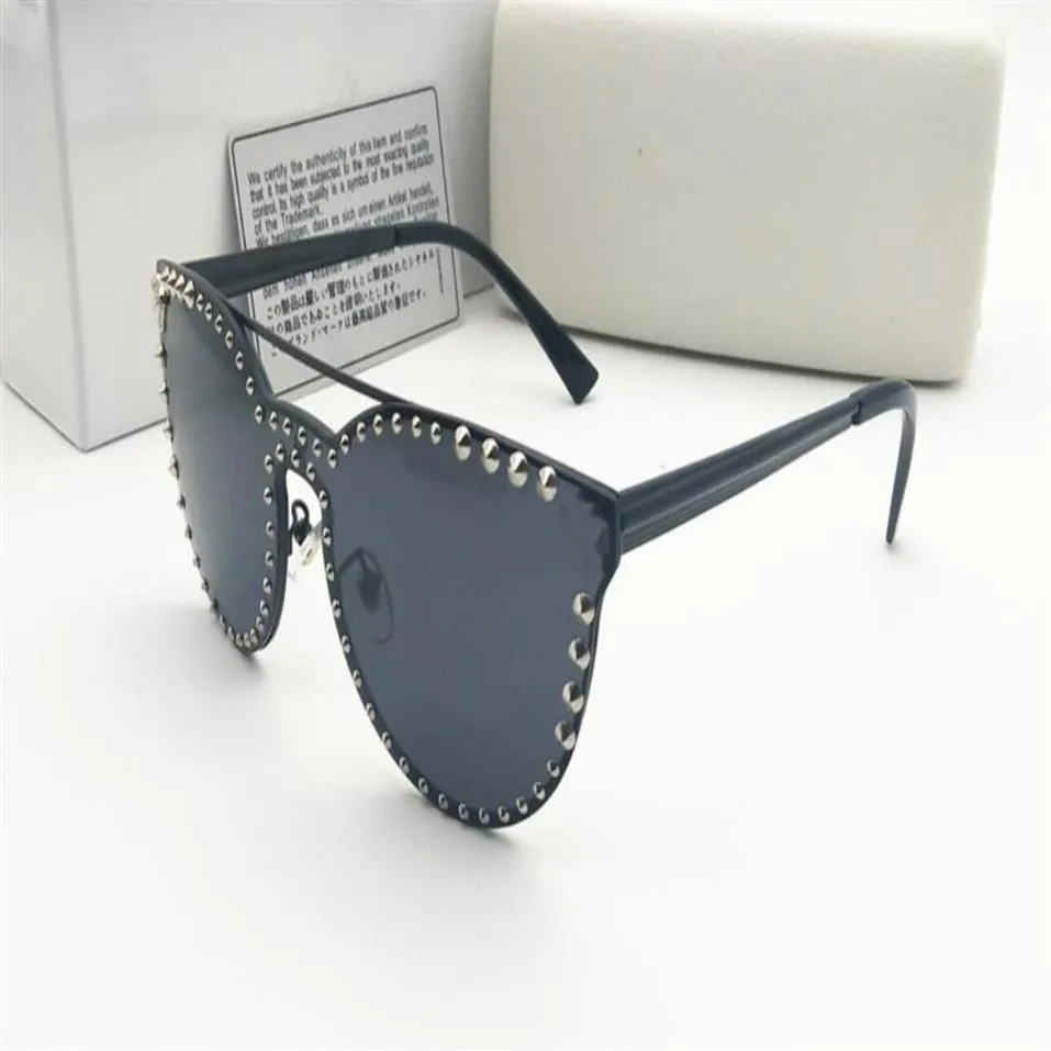 2019 New Blackout Trend Brand Sunglasses European and American Fashion Sun Glasses 2138 Eyewear325s