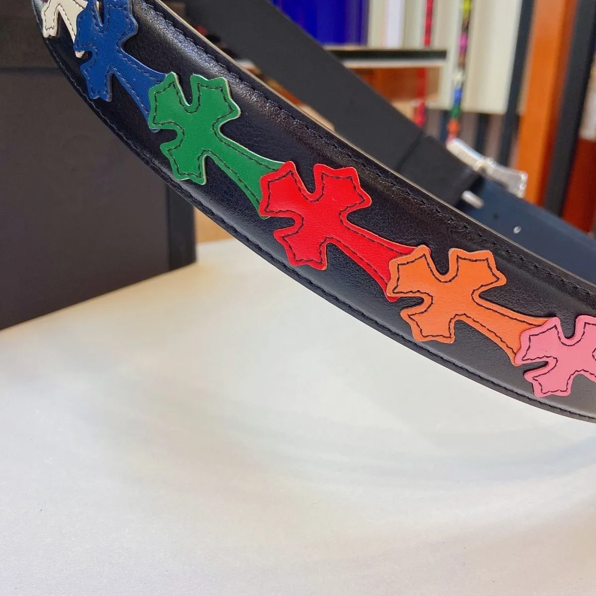 DHgate.com:Mens Tree Gum Leather Heart Belt - Colorful Cross