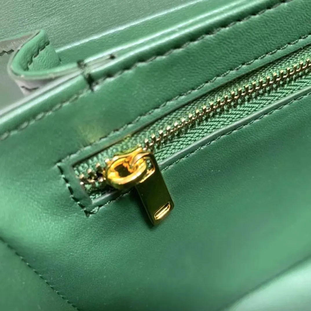 Luxury TRIOMPHE Designer Burgundy Shoulder Bag For Women Classic