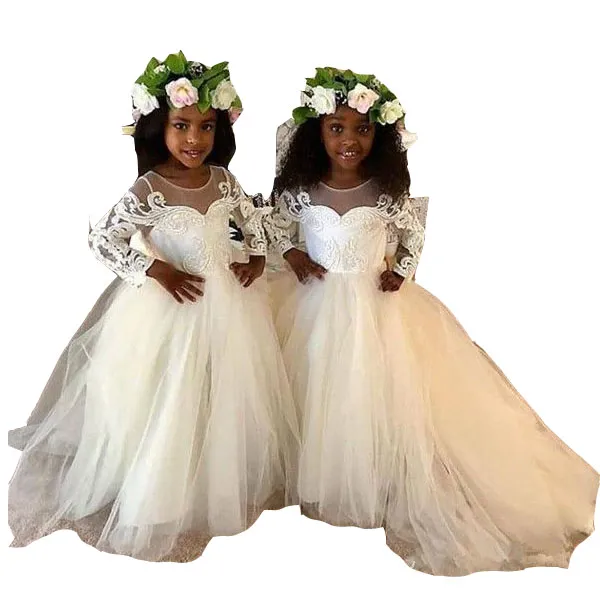 Stunning -Piece communion ss with Train with Jewel Neckline, Illusion e pliques, and Sweep Train - Perfect for Weddings, Parties, Communion, or Stunning -Piece communion ss with Train with Jewel Neckline, Illusion e pliques, and Sweep Train - Perfect for Weddings, Parties, Communion, or