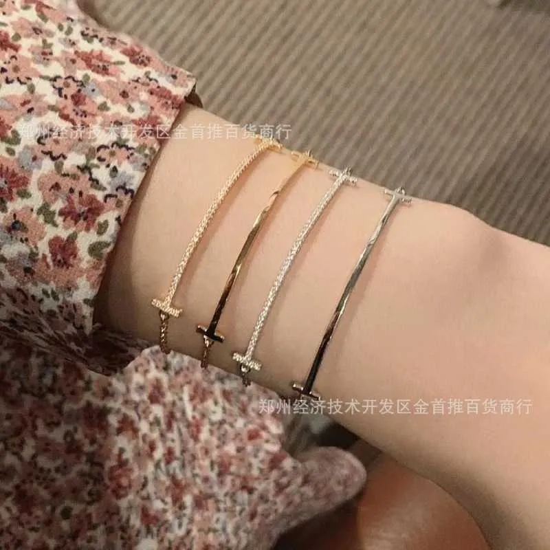 DHgate.com:Exquisite Tiffany-Style Bracelet: Unique Smooth