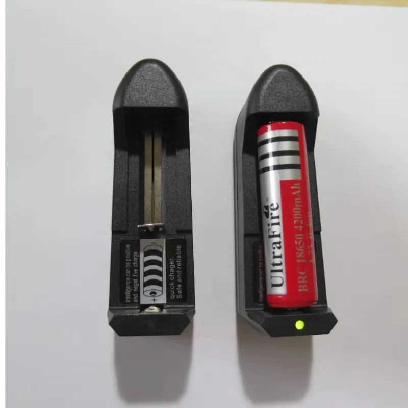 Achat Chargeur de piles AA/AAA Duracell CEF14 4 piles rechargeables LR03 et LR06