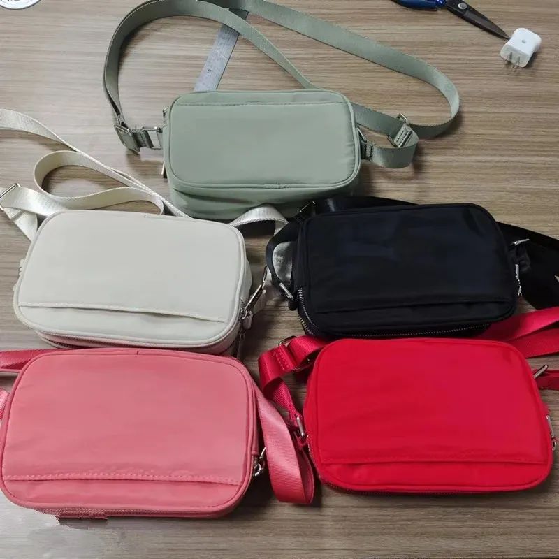 LL Crossbody Bags Belt Bag Sport Plound Strap Multifunction Bag Mobile Phollet Wallet 2 118 DHgate