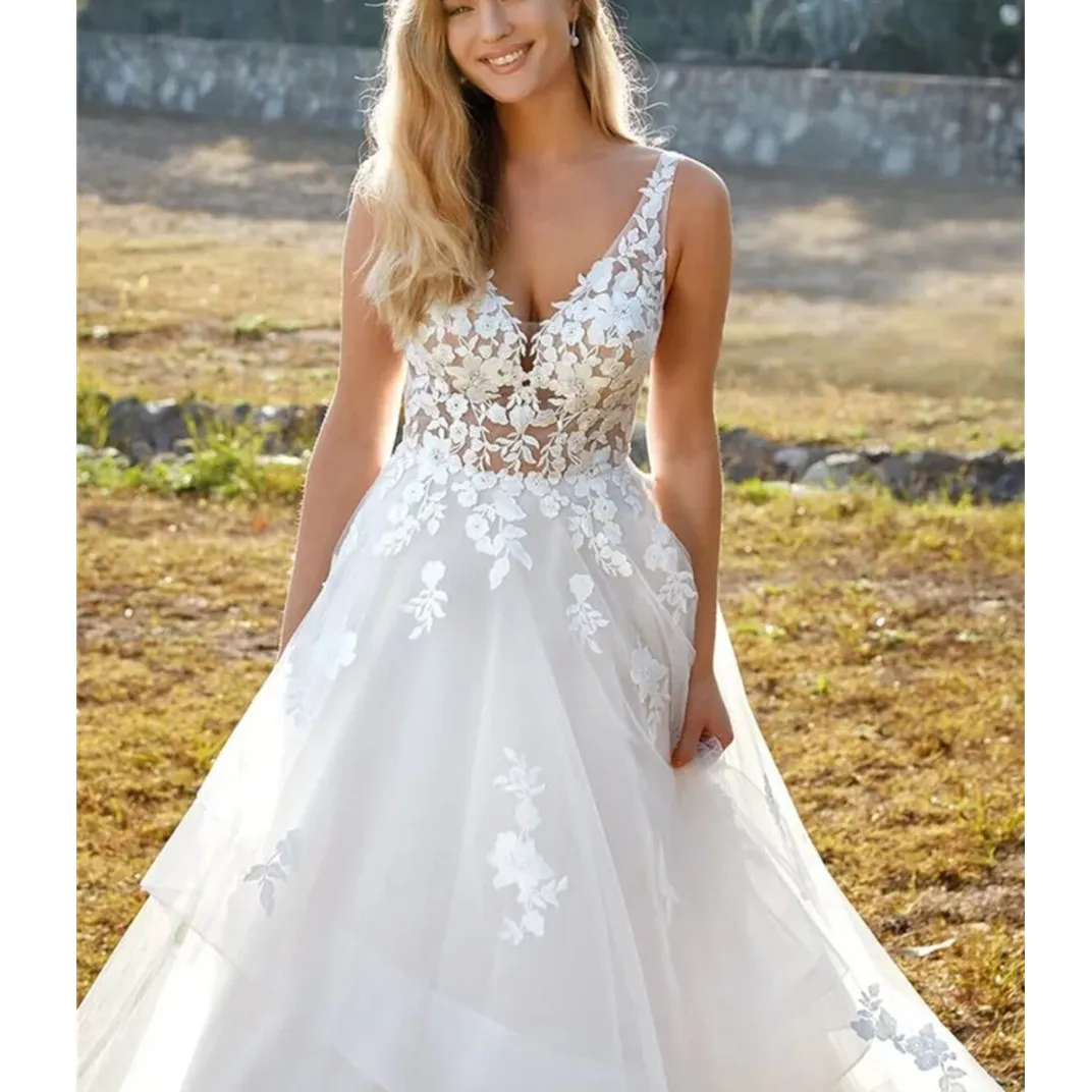 V Neck Puff Sleeves Newest Wedding Dresses, Luxury A Line Bridal Gowns Prom Dress    fg2573 main image 0