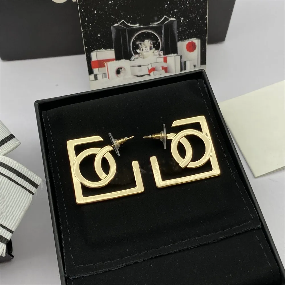 Stud Earings designer earrings woman Party Wedding Anniversary Gift Designer letter Hoop Earrings High Polished Fashion Jewelry