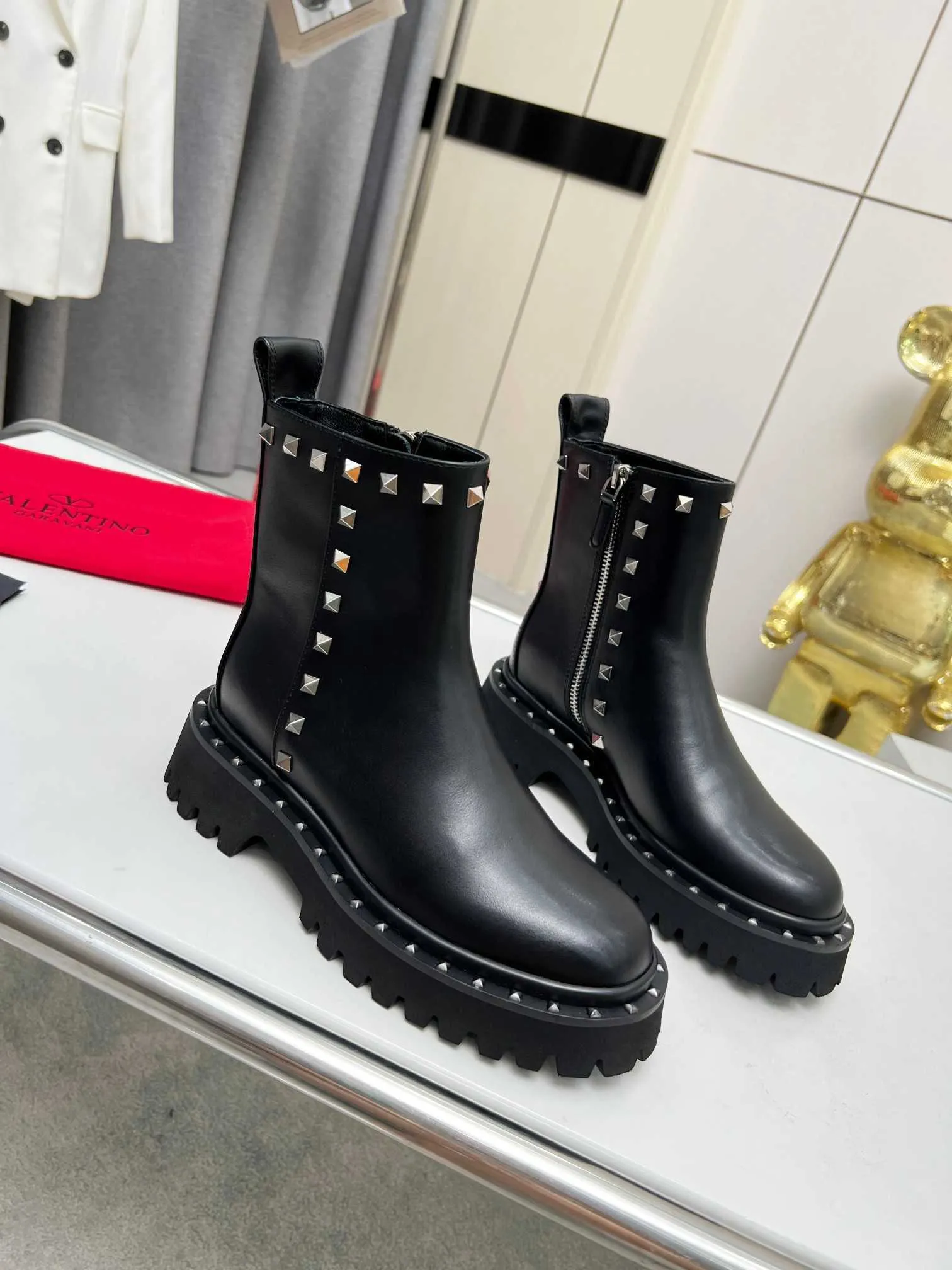 Martin sales chelsea boots