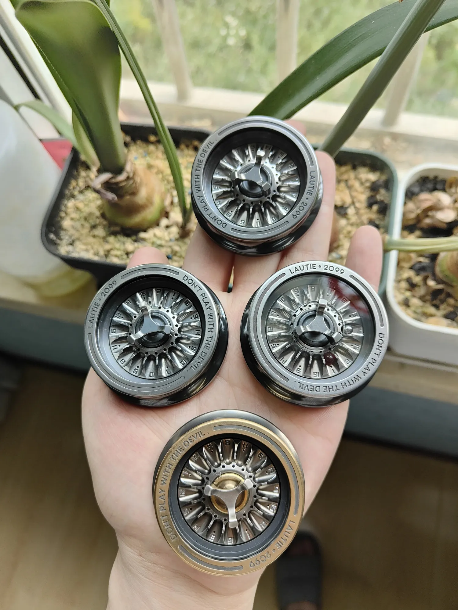 Desk spinner hotsell